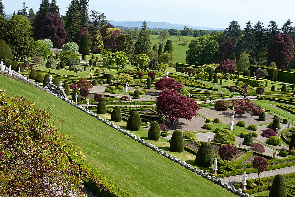 Drummond Castle Gardens